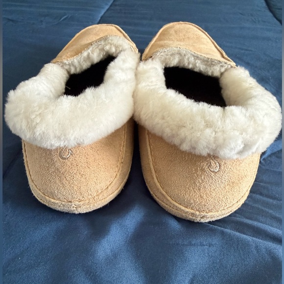 OluKai Ku’una Tan Suede Leather Slippers 7 - Picture 3 of 7